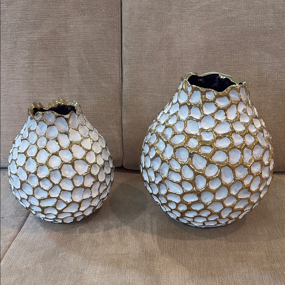 Anthropologie Elegant Gold and White Textured Vases